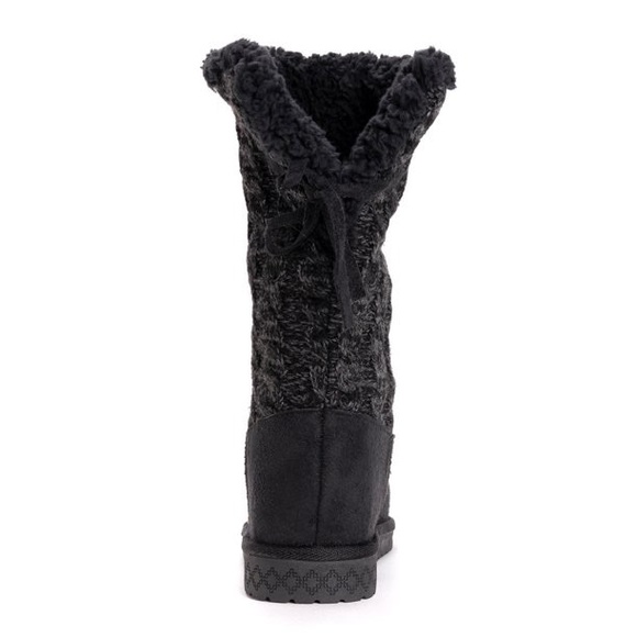 Muk Luks Fold Over Cable Knit Boots 6W - Picture 6 of 7